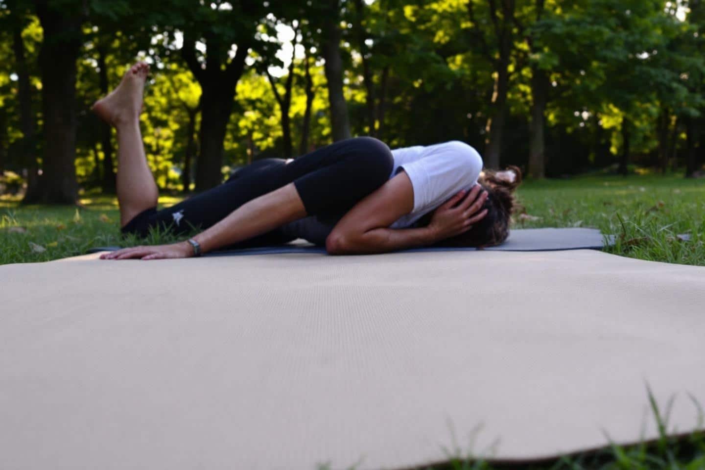 Pourquoi le yoga est bon pour le dos : bienfaits et explications